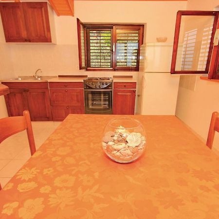 Gorgeous Apartment In Prigradica With Kitchen Buitenkant foto
