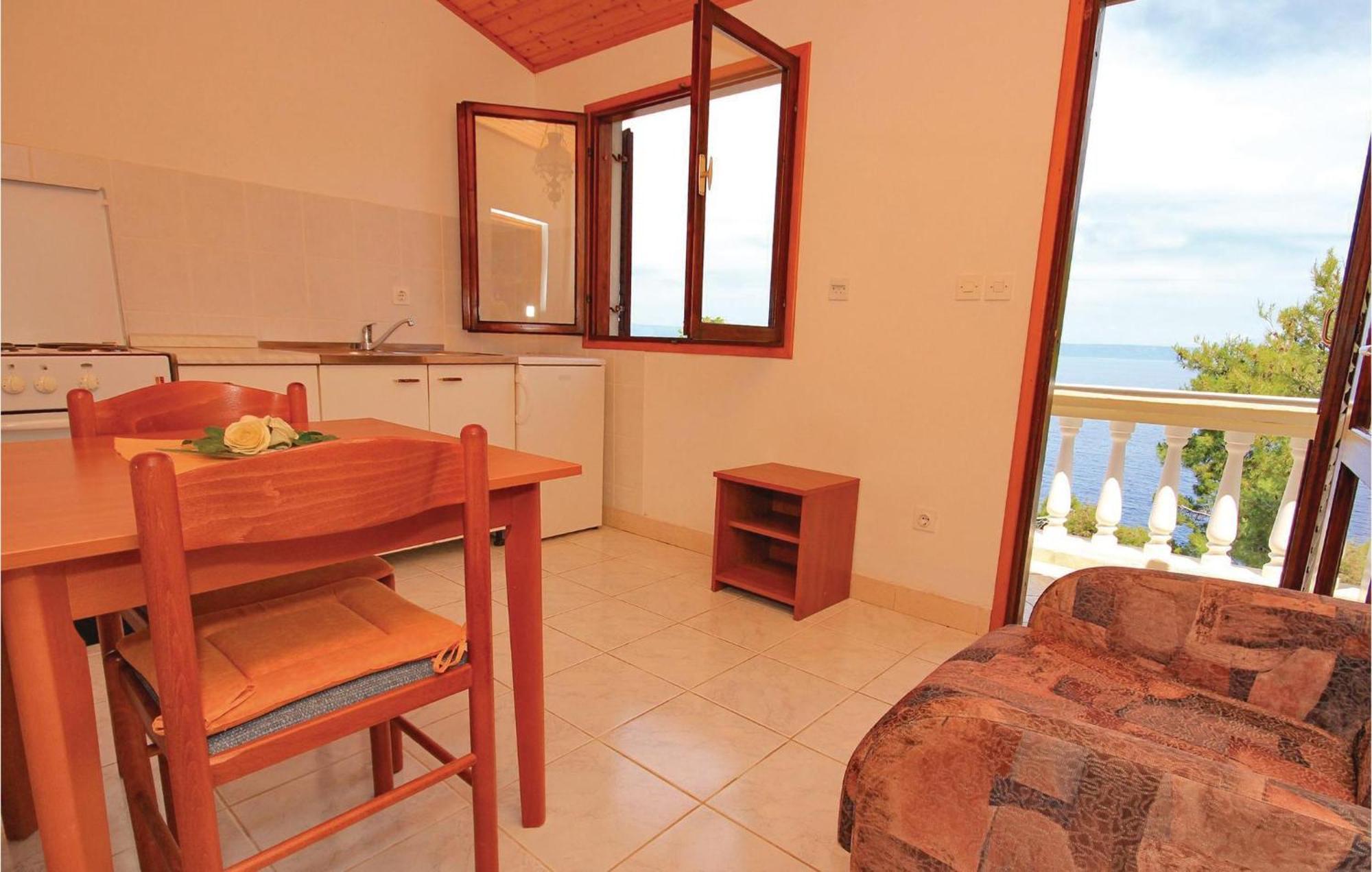 Gorgeous Apartment In Prigradica With Kitchen Buitenkant foto